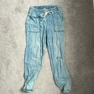 Aerie size small jeans